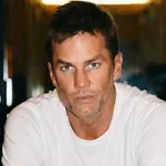 Ali to pomeni, da je 48-letni Tom Brady v zvezi s TO 25-letno influencerko?