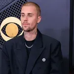 Skoraj gol in povsem iskren: Justin Bieber na Grammyjih 2026 ganil svet
