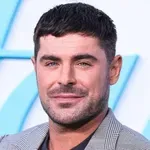Nova ljubezenska zgodba? Zac Efron opažen v družbi mlade pevke