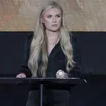 Erika Kirk javno napadla komika Druskija zaradi sporne imitacije