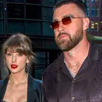 Taylor Swift in Travis Kelce sproščena na poroki v Grčiji