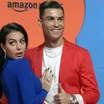 Na skrivaj poročena! Cristiano Ronaldo in Georgina pokazala poročna prstana