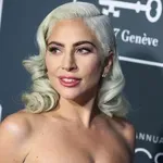 Lady Gaga presenetila z najlepšo novico: postala je mama!
