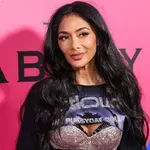 Nicole Scherzinger tik pred koncertom polila vrelo vodo po nogi