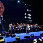 SDS še povečala prednost pred Gibanjem Svoboda