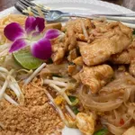 Recept za pad thai s piščancem ali rakci