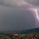 Pretežno oblačno s pljuskovima i grmljavinom u većem dijelu BiH