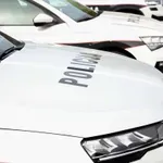 Tuzlak (34) jurio i fizički napadao sugrađane, oštetio i vozilo