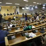 Na plaće, paušale, odvojeni život, smještaj, regrese profesionalnih delegata u Domu naroda FBiH utrošeno 3,1 milion KM