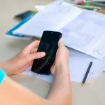 Istraživanje i šokantni rezultati: Djeca ne znaju listati knjige, pokušavaju ih "svajpati" kao ekrane