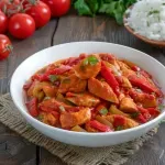 Jelo bez previše filozofije koje oduševljava: Recept za neodoljivi pileći paprikaš