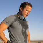 3 kućna lijeka za uklanjanje mirisa znoja s odjeće