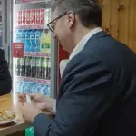 Vučić "spasitelja" odveo na burek, ali falilo luka