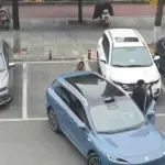 Žena mu nije dozvolila da parkira, on je prevario domišljatim trikom