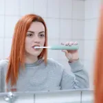 Kad treba prati zube, prije ili poslije doručka?