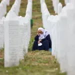 Majke Srebrenice: Puštanje ratnih zločinaca na slobodu dodatno vrijeđa žrtve i njihove porodice