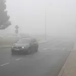 Mokar kolovoz, na dionicama u višim planinskim predjelima poledica, oprez zbog magle i odrona