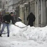 Ledena kiša i snijeg donijeli nove probleme građanima Sarajeva