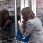 Sumnja na pritiske na birače u Beogradu: Ekipa N1 pokušala ući u navodni pozivni centar SNS-a, ljudi u crnom blokirali ulaz