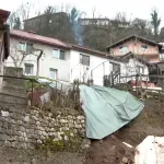 "To sve klizi i puca": Stanovnici Trčivoda u Sarajevu strahuju nakon novog odrona nadomak kuća