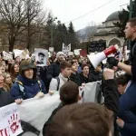 Završen protest u Sarajevu: Istaknuta četiri zahtjeva, sutra novo okupljanje