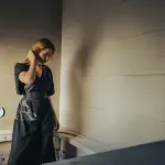 “Nisam htjela da mi život počne tek kad odem” – djevojka koja renovira kuću, uči francuski i gradi zajednicu bez filtera