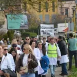 Ljekari protestovali u Tuzli: Moramo spriječiti odlazak ljekara iz javnog zdravstvenog sistema