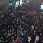 Slavlje u Sarajevu: Navijači čekaju Zmajeve ispred Vječne vatre FOTO