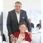 Preminula majka lidera SNSD-a, Milorad Dodik se oprostio potresnim riječima: „Oprosti za svaku brigu kojom sam te opteretio“