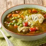 Prava proljetna: Recept za prefinu supu od piletine i graška koja je toliko bogata da se poslužuje kao glavno jelo