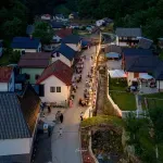 Ljetna magija kod Kreševa: Zavirite u bajkovito selo koje prkosi vremenu