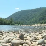 N1 u Zvorniku: Građani spas od vrućina traže u hladnoj Drini