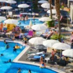 Žena zaspala pored bazena na 40 stepeni: Otkazali organi, spaljena koža na prstima - ljekari joj se bore za život
