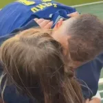 Emotivni Džeko u zagrljaju najmilijih (VIDEO)