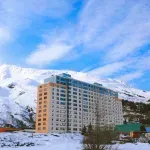 Grad u kojem gotovo svi stanovnici žive u istoj zgradi od 14 spratova, a djeca do škole idu tunelom da ne izlaze na minus 20