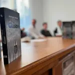 U Potočarima predstavljena knjiga "Eho iz haških sudnica – glasovi svjedoka"