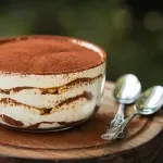"Lažni" ali jednako ukusan: Tiramisu s jogurtom gotov za 15 minuta