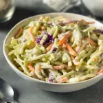 Prefina ljetna salata od kupusa: Kremasto savršenstvo koje najbolje paše uz pečeno meso