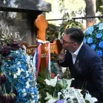 Isak pita Vijeće ministara: Je li država BiH finansirala odlazak svog ministra na grob ratnog zločinca Ratka Mladića?