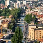Komunalni kolaps u Sarajevu: Izvorište Bačevo presušuje, pumpe se u rezervoarima ručno pale, a građani danima bez kapi vode