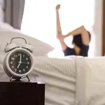 Kardiolozi upozoravaju: Najgora greška koju pravite čim otvorite oči potiho uništava srce