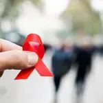 HIV se ne prenosi zagrljajem: Stručnjaci pozivaju na testiranje i uklanjanje stigme