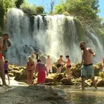 "Hercegovačke Plitvice": Susjedi pišu o nestvarno lijepom kupalištu u BiH u blizini granice s Hrvatskom / VIDEO