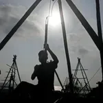 SAD puštaju 172 miliona barela nafte iz strateških rezervi