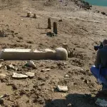 Ispod jezera u BiH je dvadeset sela, kada voda padne, iz dubine izrone kuće i groblja