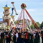 Naizgled bezazlena atrakcija Oktoberfesta krije ružnu tajnu: 32.000 snimaka žena završilo na internetu