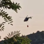 Dva požara kod Nevesinja aktivna već danima, vatra se približila kućama: Vatrogasci čekaju helikopter