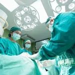 Kina prva u svijetu transplantirala čovjeku modifikovanu svinjsku jetru