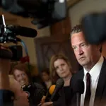 Osobni asistent Matthewa Perryja osuđen na tri i pol godine zatvora