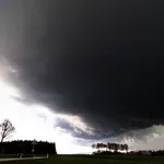 Što je superćelijska oluja i može li klimatska promjena učiniti takve pojave češćima u Europi?